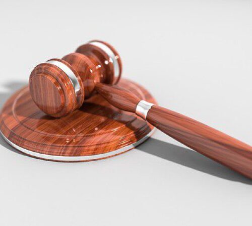 Двох киян судитимуть за контрабанду ювелірних виробів та швейцарських годинників на понад 12 млн грн
