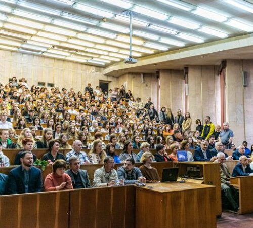 Відсьогодні вступники можуть зареєструватися в електронному кабінеті: що для цього потрібно і скільки є часу