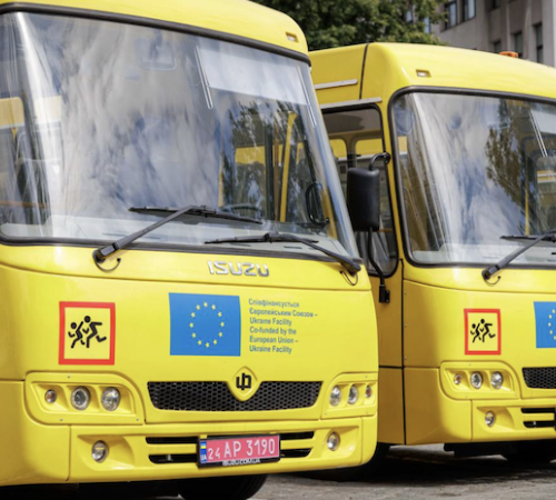 Чотири ліцеї Харківської області отримали шкільні автобуси