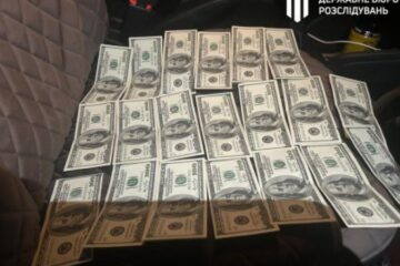НАБУ і САП завершили слідство щодо ексдетективів, яких підозрюють у вимаганні $150 тисяч