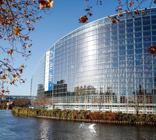 Десять найвищих посадовців Європарламенту отримають значне підвищення зарплат