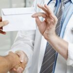 На Миколаївщині завідувач відділення лікарні із приятелем “допомагали” уникати мобілізації