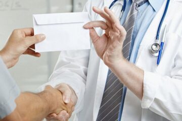 На Миколаївщині завідувач відділення лікарні із приятелем “допомагали” уникати мобілізації