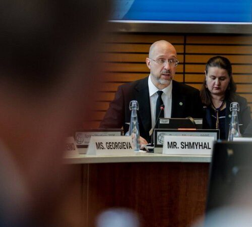 Журналісти опублікували лист від Шмигаля до ВАКС, в якому він переконував не відсторонювати Чернишов