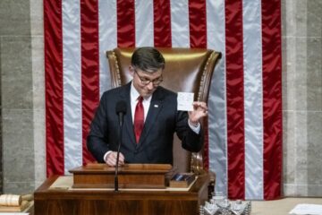 Палата представників Конгресу США схвалила “великий і прекрасний” законопроєкт Трампа про податки