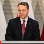 Унаслідок російської атаки у Києві постражав консульський відділ посольства Польщі