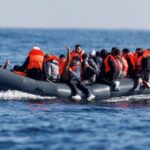 Франція та Британія оприлюднять план зі затримання “таксі”-човнів для мігрантів