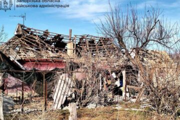 Окупанти атакували КАБом Приморське Запорізької області, загинув цивільний