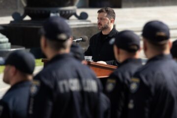Президент Зеленський вручив держнагороди поліцейським