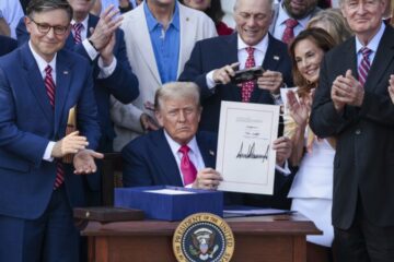 Трамп підписав “Великий Прекрасний Закон” про податки і держборг