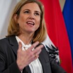 Глава МЗС Австрії закликала до посилення санкцій проти Росії