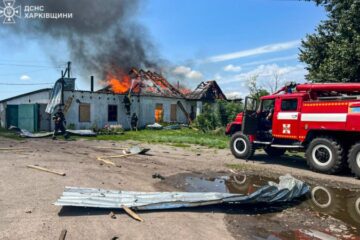 Росіяни атакували авіабомбами прифронтове селище на Харківщині