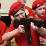 Спротив: окупанти залучають українських підлітків з “Юнармії” до патрулювання