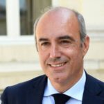 Критика Макрона знайшли повішеним у власному будинку