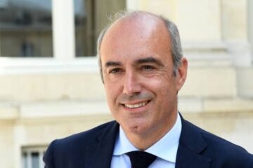 Критика Макрона знайшли повішеним у власному будинку