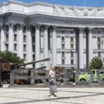 Нові департаменти, зокрема по роботі з українцями за кордоном: у МЗС затвердили нову структуру