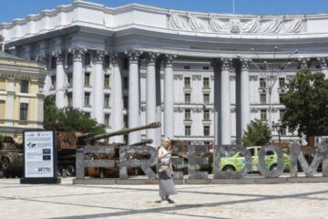 Нові департаменти, зокрема по роботі з українцями за кордоном: у МЗС затвердили нову структуру