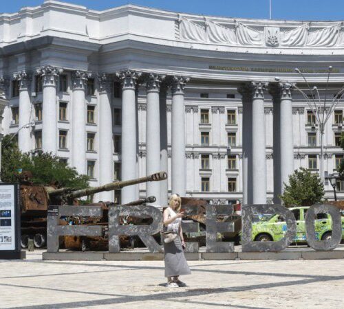 Нові департаменти, зокрема по роботі з українцями за кордоном: у МЗС затвердили нову структуру