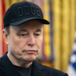 Батько Ілона Маска планує відвідати ТОТ України і порадив сину поїхати до Росії
