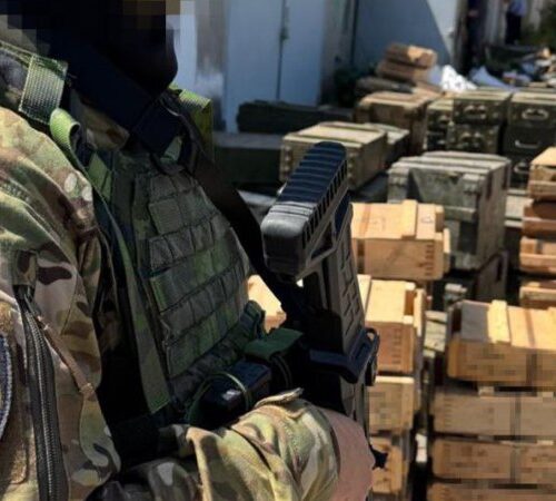 СБУ та ДБР викрили масштабний схрон російської зброї у Харкові
