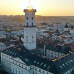 Мер Львова повідомив про влучання у місті (доповнено)