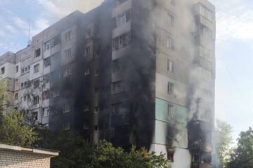 У Куп’янську на Харківщині під обстріл РФ потрапила багатоповерхівка, є постраждалі