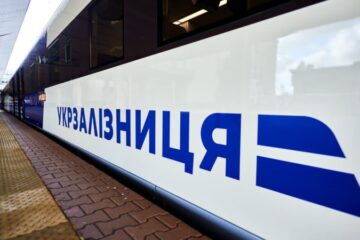 Через негоду на Харківщині затримується низка потягів