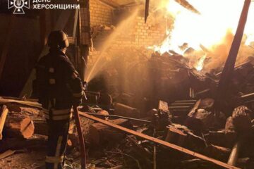 Уночі російська армія атакувала Херсон, є постраждалі