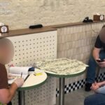 ​Працівник суду пропонував колегам за $5900 допомогти оновити військово-облікові дані в ТЦК