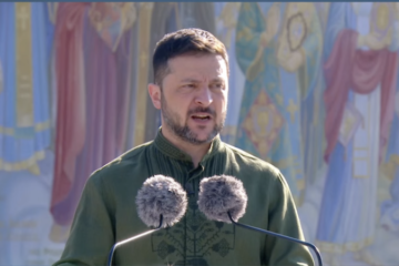 У центрі Києва відбулися урочистості з нагоди Дня державності. Участь брали прем’єрка Латвії, спецпредставник США, Сирський