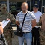 На Львівщині затримали митника, який вимагав хабар за безперешкодне розмитнення авто