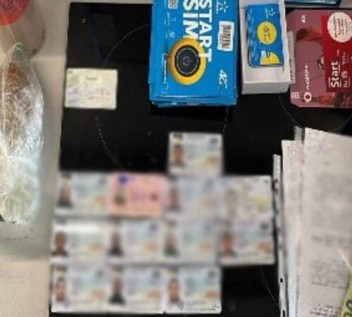 У Києві судитимуть 14 шахраїв, які знімали гроші з банківських карток громадян Чехії
