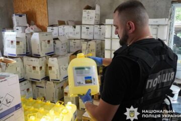 Нацполіція ліквідувала масштабну схему фальсифікації пестицидів і вилучила вилучили фальсифікату на 100 млн грн