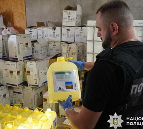 Нацполіція ліквідувала масштабну схему фальсифікації пестицидів і вилучила вилучили фальсифікату на 100 млн грн