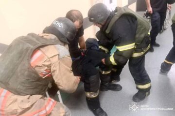У Нікополі росіяни поранили трьох бійців ДСНС