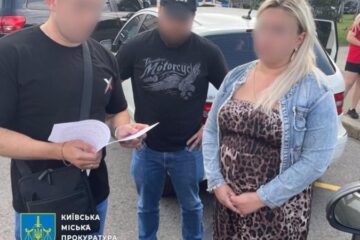У Києві затримали посадовицю КМДА та директора ринку під час передачі хабаря