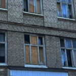 У Херсоні російський дрон залетів у вікно приватного будинку, постраждали люди