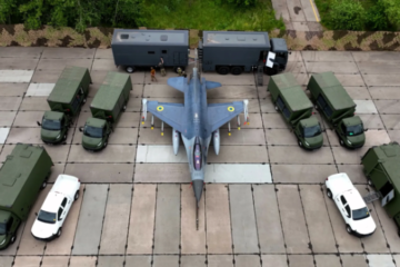 Повітряні Сили ЗСУ отримали перші мобільні комплекси для обслуговування F-16