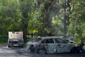 На Херсонщині росіяни скинули вибухівку з дрона на цивільне авто