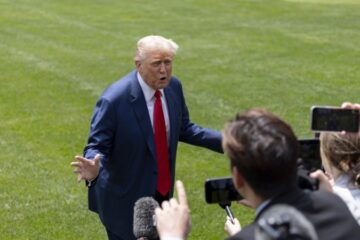 ЗМІ: Трампу повідомили, що він фігурує у матеріалах справи Епштейна