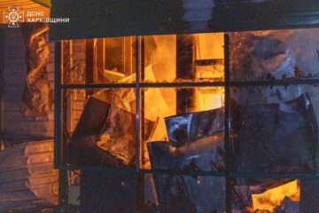 Ворог здійснив масований удар по Харкову: серед поранених рятувальники