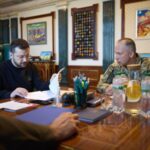 Зеленський заслухав доповіді Сирського і керівників розвідок про ситуацію на фронті і полонених