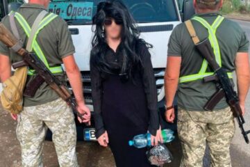 ​На Одещині затримали чоловіка, який переодягнувся жінкою, щоб потрапити за кордон