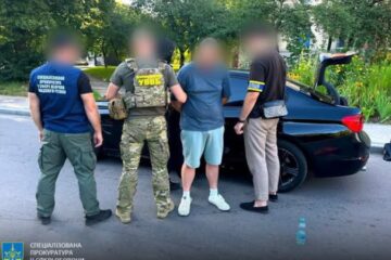 На Волині затримали ділків, які обіцяли за $6200 виїзд чоловікам до Румунії