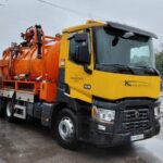 У Києві через аварійну просадку асфальту обмежено рух вулицею Лаврською