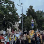 «Ми слідкуємо, що ви там переголосуєте». Мітингувальники (знову) вимагають повернути незалежність НАБУ й САП