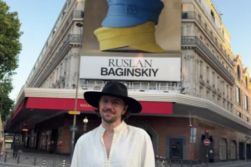 Бренд Ruslan Baginskiy оформив 12 вітрин паризького універмагу. Там же відкрили попап і магазин Багінського