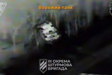Третя штурмова вполювала заховані ворожі танки та іншу техніку