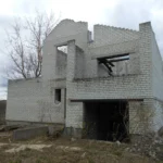 Дощів не чекають: дагестанці порозбирали дахи на окупованій Луганщині