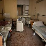 Противник з артилерії накрив лікарню в Херсоні: наслідки обстрілу